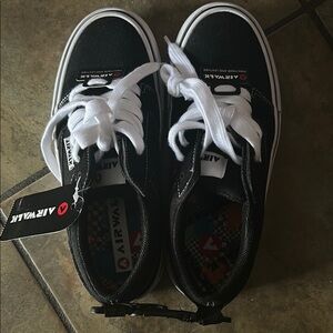 Airwalk Kids Black Sneakers with White Laces